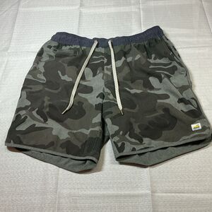 Vuori Men’s Medium Athletic shorts Black camo